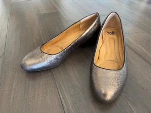 Sofft Womens Pewter Gray Leather Comfort Flats Shoes Size 9 M - Picture 1 of 7
