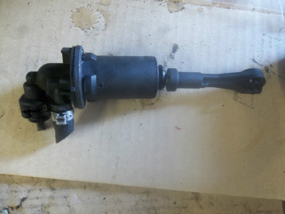 CITROEN C4 2004-2008 PEUGEOT 307 2001-2007 CLUTCH MASTER CYLINDER - Image 1 of 1