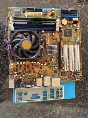 Bundle AMD AM2 Scheda Madre+ CPU+RAM+HDD - Immagine 1 di 3