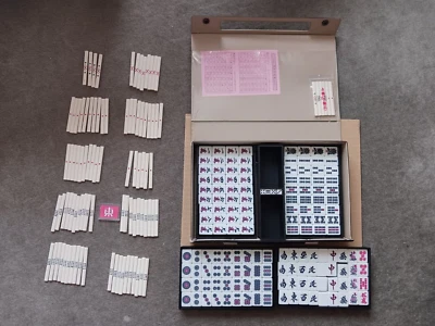 Japanese Mah Jong Set w/Case Plastic back Tile includingRed Dora 5-Man and 5-Sou - Image 1 of 4