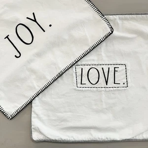 2er Set Rae Dunn Neutral Deko Kissenbezüge Home for the Holiday Love Joy - Bild 1 von 13