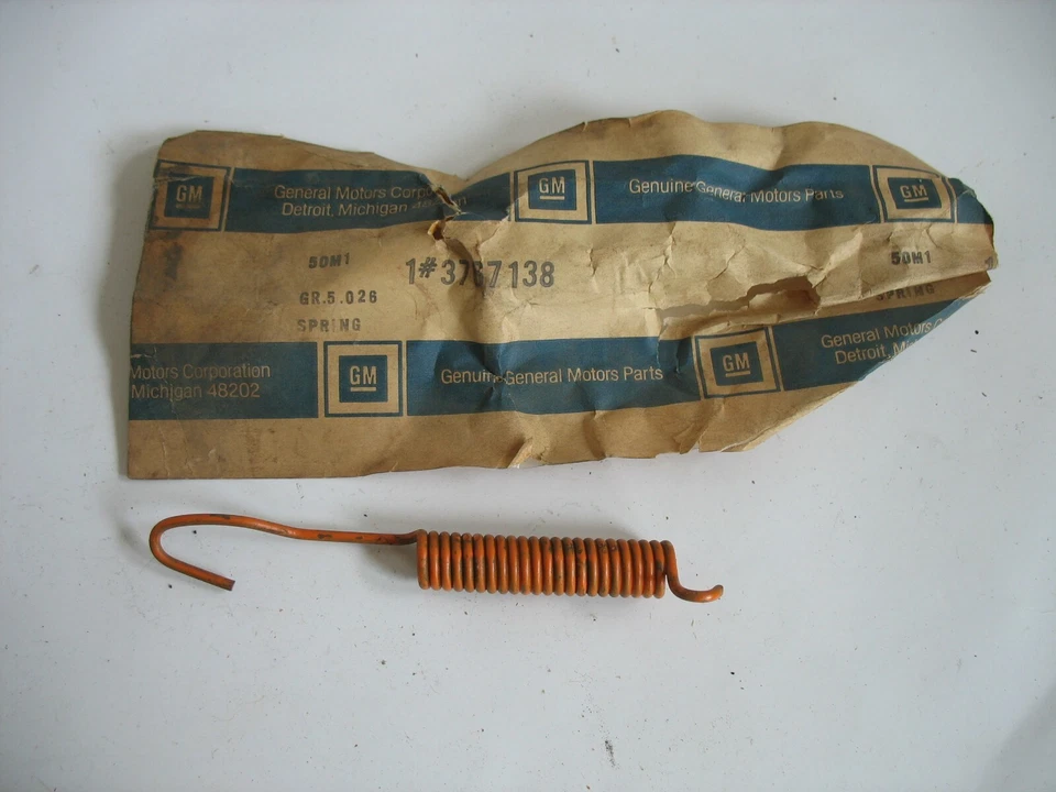 NOS GM 1960-86 Chevrolet GMC Truck Suburban rear brake pull back spring 37671378 - Image 1 of 1
