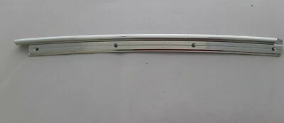 Embellecedor pilar b izquierdo bmw e10 cromo bmw 1600-2 descapotable / 2002 descapotable Foto 1 de 4