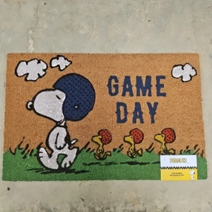 Alfombra de puerta de fibra de vidrio exterior Peanuts GAME DAY Snoopy y 3 Woodstocks 28X18 nueva con etiquetas - Imagen 1 de 6