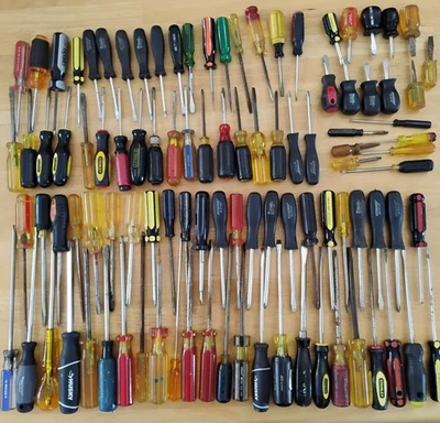 Mixed Lot of 100 Usable Screwdrivers Flat Head and Phillips - Image 1 of 4