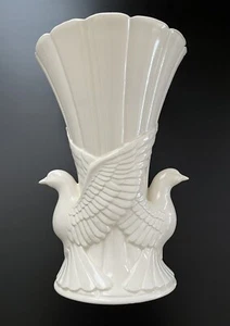 Large Vintage White Ceramic Planter w/Bird Heads Wings MCM Pottery 10.5” - Picture 1 of 6