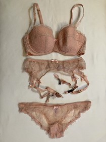 Agent Provocateur Hinda bra (34B), briefs (3) and suspenders (3) never worn