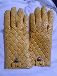 Coach Women's MUSTARD Quilted Leather Gloves Bow Heart Charm 7 INSIDES DAMAGED.