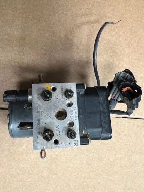 Conjunto de bomba de freno antibloqueo Infiniti M45 2003-2004 ABS fabricante de equipos originales Foto 1 de 2