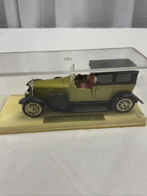 Solido Panhard-Levassor 1925 dorado/negro 1:43 Age d'Or No.140 vintage 1965 Foto 1 de 4