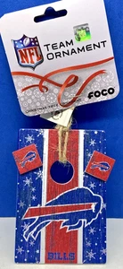 2025 Forever Collectibles -FOCO- NEW NFL Buffalo Bills Wood Corn Hole Ornament - Picture 1 of 3
