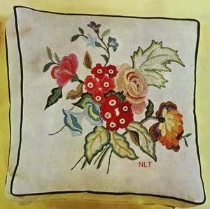 Vtg Erica Wilson Hiawatha box pillow kit Jacobean Floral Romantic Feminine 6401 - Picture 1 of 6