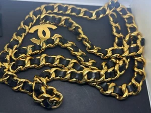 Chanel vintage gold and leather chain belt medallion - Picture 1 of 10