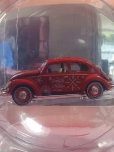 2025 M2 MACHINES COCA-COLA CHRISTMAS ORNAMENT 1973 VW VOLKSWAGEN BEETLE ORANGE - Picture 1 of 6