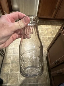 Austin 1316 E. Fayette St. Embossed Pint Milk Bottle Syracuse New York NY - Bild 1 von 12