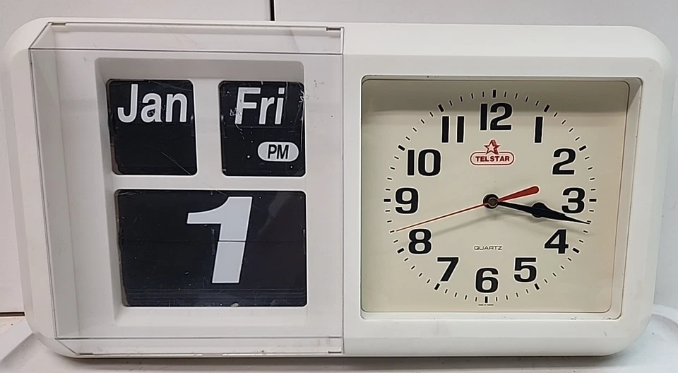 VTG TelStar Quartz Analog Retro Flip Clock MCM Day Date Calendar (READ) - Image 1 of 4