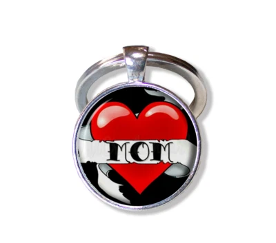 Estilo Tatuaje Corazón Rojo Mamá - Llavero Colgante Hecho a Mano Madre Foto 1 de 3