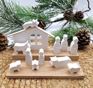 Mini - Krippe auf Holz-Tablett / Raysin / Deko / Weihnachten / Geschenk 13tlg. - Bild 1 von 3