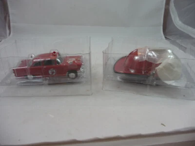 First Gear 1956 Texaco Ford Fire Chief Car with Fire Helmet Set 1:34 18-2110 - Image 1 of 4