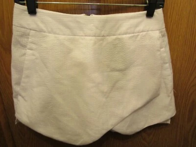 WOMENS AQUA WHITE SKORT SIZE M WAIST FLAT 14" - Image 1 of 4