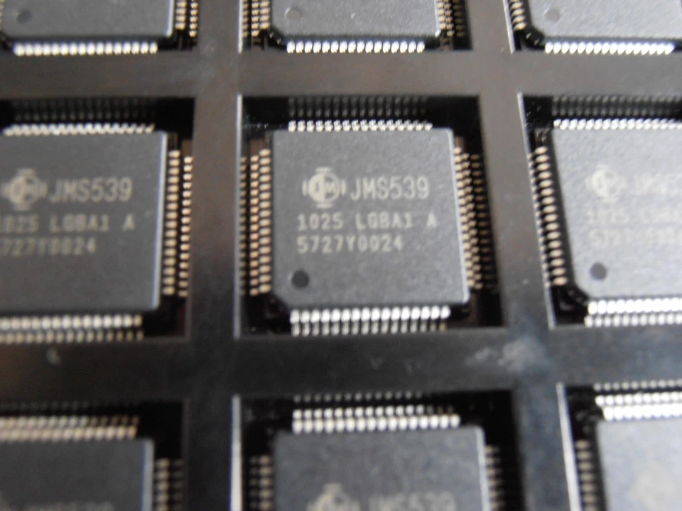 JMS539-LGBA1A  SuperSpeed USB to SATA II 3.0G Bridge IC  JMS539  LQFP64  JMICRON - Image 1 of 1