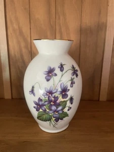 Burton & Burton ~ Blumen Porzellan Vase ~ lila Veilchen mit Goldrand ~ 5,5" hoch - Bild 1 von 6
