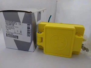 Daniel Woodhead Watertite Flip Lid Turnex Female Receptacle #65W47 15A 125V(NIB) - Picture 1 of 4