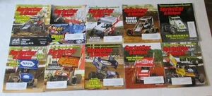 Lotto di 9 riviste autografate Sprint Car & Midget RARO Auto Racing NASCAR - Foto 1 di 21