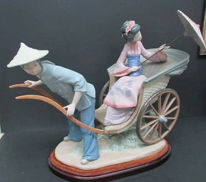 Lladro "Rickshaw Ride" #1383 w/Wooden Stand Woman w/Umbrella & Man Ride in China - Picture 1 of 12