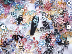 50 Pcs Mixed Tiny Glitter Resin Slippery Snakes Nail Art Charms Resin Craft DIY - Picture 1 of 3
