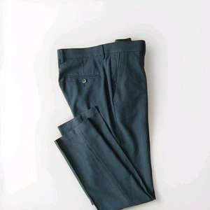 PANTALONES HAGGAR LA SERIE ACTIVE CORTE RECTO AZUL MARINO LAVABLE 32 X 32 - Imagen 1 de 7