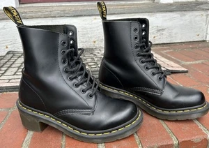 DR. MARTENS Clemency Smooth Black Leather Lace Up Boots Womens Size 7 US Heels - Picture 1 of 11