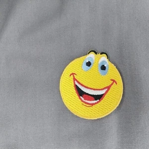 Smiley Gesicht glücklich lächelnde Zähne blaue Augen Emoji 2" Aufbügeln Aufnäher - Bild 1 von 2