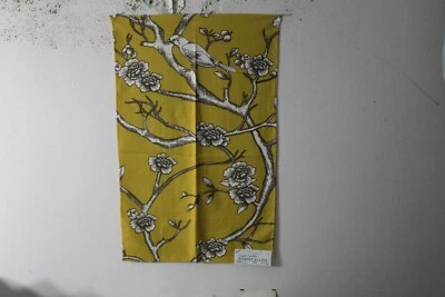 Robert Allen, Flor Vintage, Floral/Pájaros, 17.50" W X 26.50" L, Varios Colores Foto 1 de 2