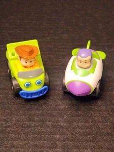 Fisher Price Little People RUOTE Disney Buzz Lightyear e Woody Toy Story - Foto 1 di 8