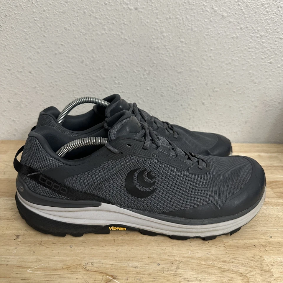Кроссовки беговые мужские Topo Shoes 11 Traverse Trail серые угольно-коричневые - Изображение 1 из 4