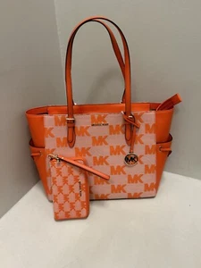 MICHAEL KORS GILLY LG DRAWSTRING TOTE SHOULDER BAG GRAPHIC LOGO POPPY+ WALLET - Picture 1 of 20