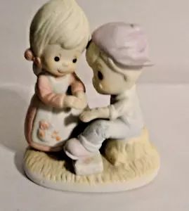 Estatuilla de porcelana Russ TC-6 de Jennifer Alexander's Love Heals All Wounds # 2542 - Imagen 1 de 6