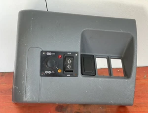 Mitsubishi Fuso Canter Abdeckung mit eingebautem Schalterelement MK405105 N7735 - Bild 1 von 11