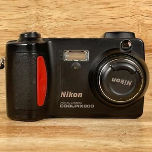 Nikon Coolpix 800 Black 1.8" LCD 2.0 MP 2x Optical Zoom Digital Camera For Parts - Picture 1 of 4