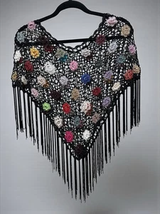 Häkel Boho Gypsy schwarz Schal Over-Shoulder Blumen Fransen Poncho festlich - Bild 1 von 6