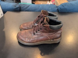Original Dr. Martens Womens Chukka Leather Boots Brown Ankle OilResistant US 9.5 - Picture 1 of 6