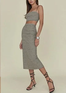 Conjunto de falda midi Reformation Callista de 2 piezas top corto doblado/negro a cuadros mediano - Imagen 1 de 9