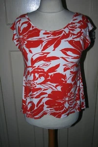 SIZE 14 PHASE EIGHT RED & WHITE STRETCHY TOP WITH LONGER FLARED BACK - Picture 1 of 3