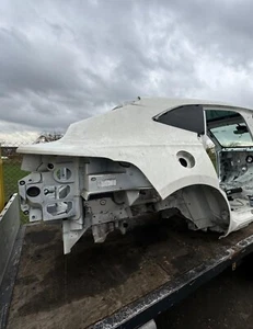 aston martin dbx Dach, właz, okno, panorama, drzwi, lampa szklana - Zdjęcie 1 z 2