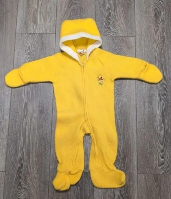 Footie para dormir bebé amarillo vintage Winnie the Pooh talla mediana 28-32 pulgadas 21-26 libras  Foto 1 de 4