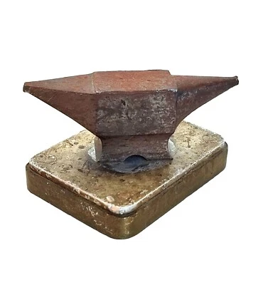 ANCIENNE PETITE ENCLUME  OUTILS DE MÉTIER BIJOUTIER / HORLOGER  - Photo 1/4