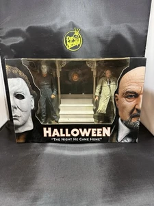 NECA The Night He Came Home Halloween Michael Myers And Dr Loomis Box Set  - Foto 1 di 7