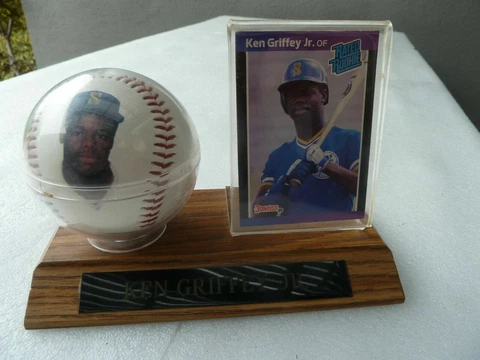Ken Griffey Jr Desk Set Donruss 1989 #33 Rookie Card 1990 Copyright MLB Fotoball Cover
