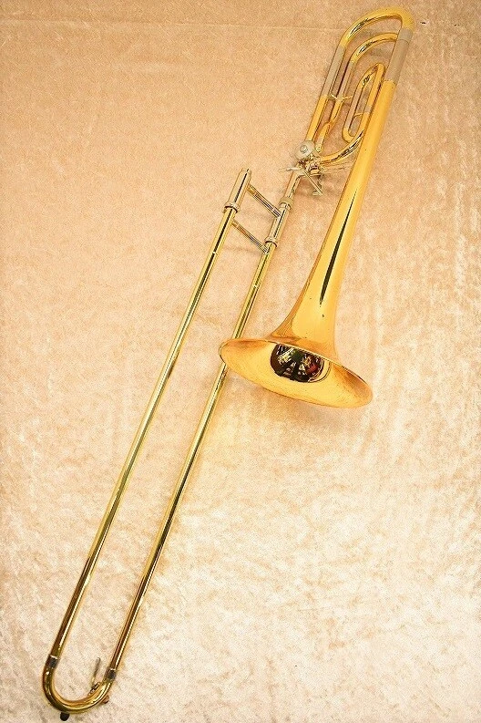 YAMAHA Tenor Bass Trombone YSL-640 YSL640 Gold lacquer with Mouthpiece & Case - Image 1 of 1